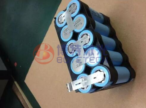 您離成功就差一臺動力電池極耳激光焊接機(jī)的距離