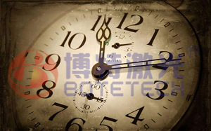 潮流鐘表激光打標(biāo)機(jī)diy雕刻文字圖案個(gè)性化彰顯